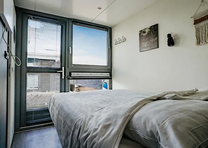 De Meerparel-1 By Interhome Vakantiepark